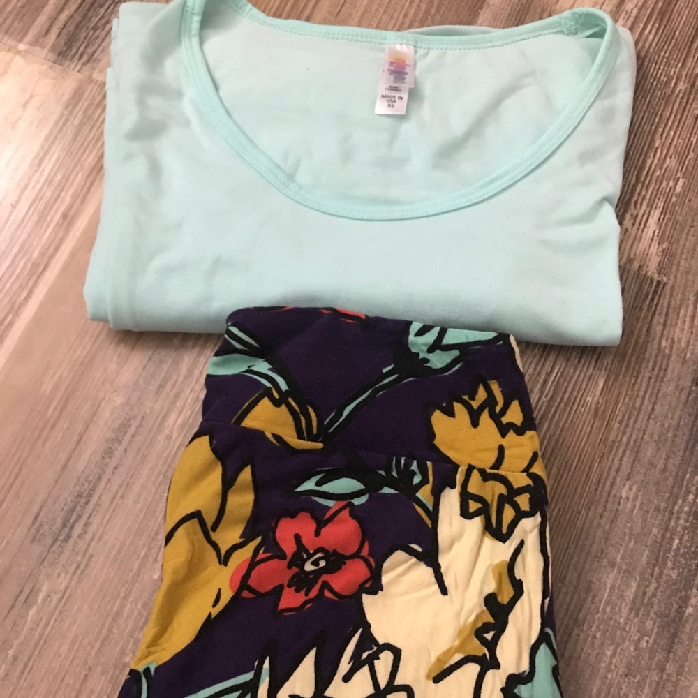 LuLaRoe Perfect Tee and Leggings Set